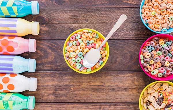 Un exemple d'aliments ultra-transformés, les céréales pour le petit déjeuner des enfants