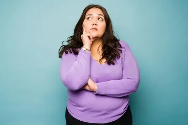 Jeune femme en situation d'obésité